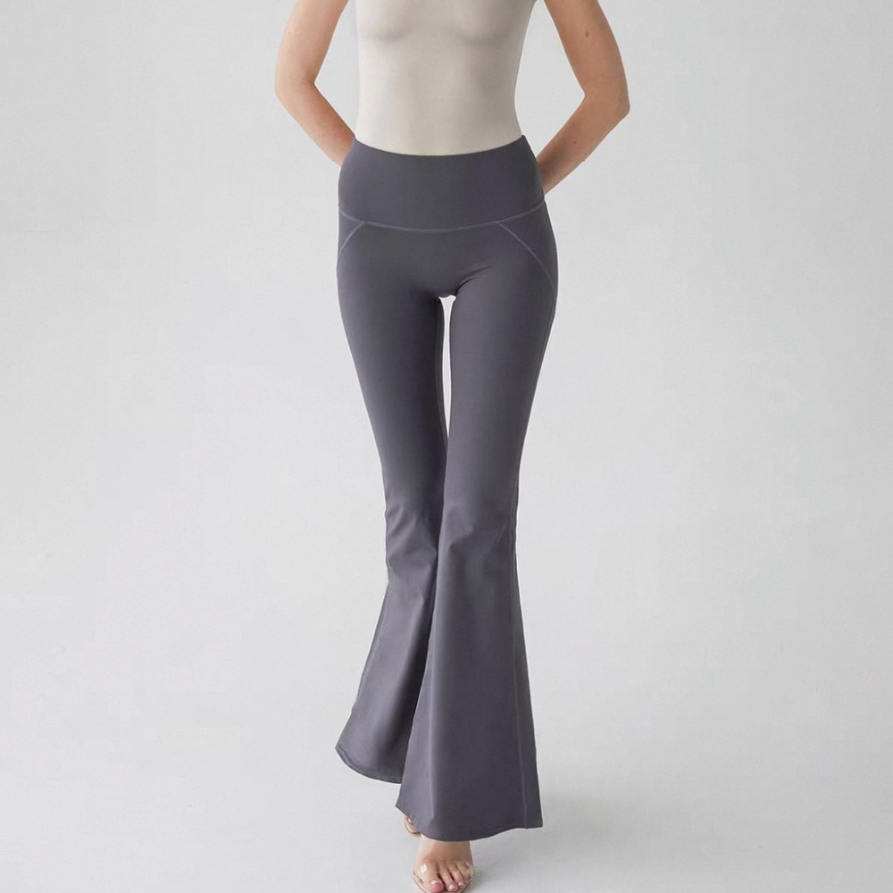 NEW Premium Grey Muse Only Booty Contour Mid-Waisted Flare Yoga Pants, Waist 23